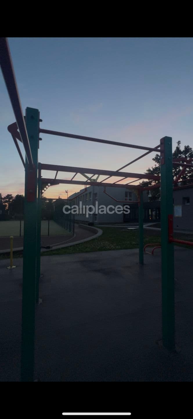 Photo 2 of Street-workoutový park RVL13 - Klecany (V Boleslavce)