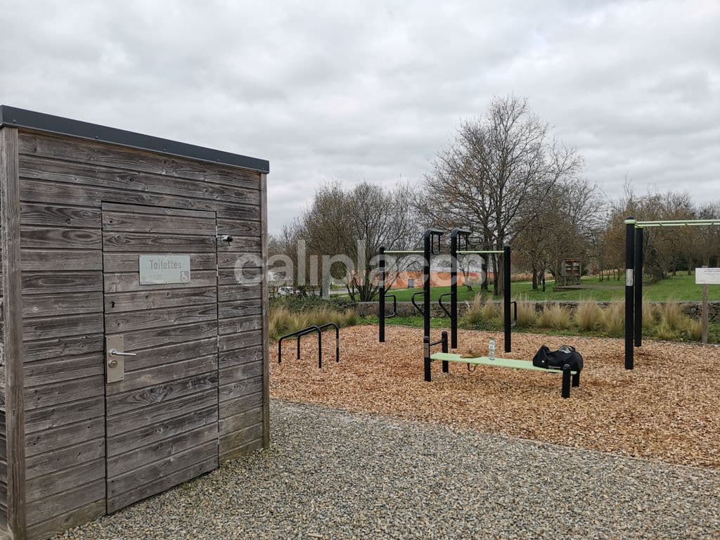 Photo 2 of Le Pré Petit Street Workout Park