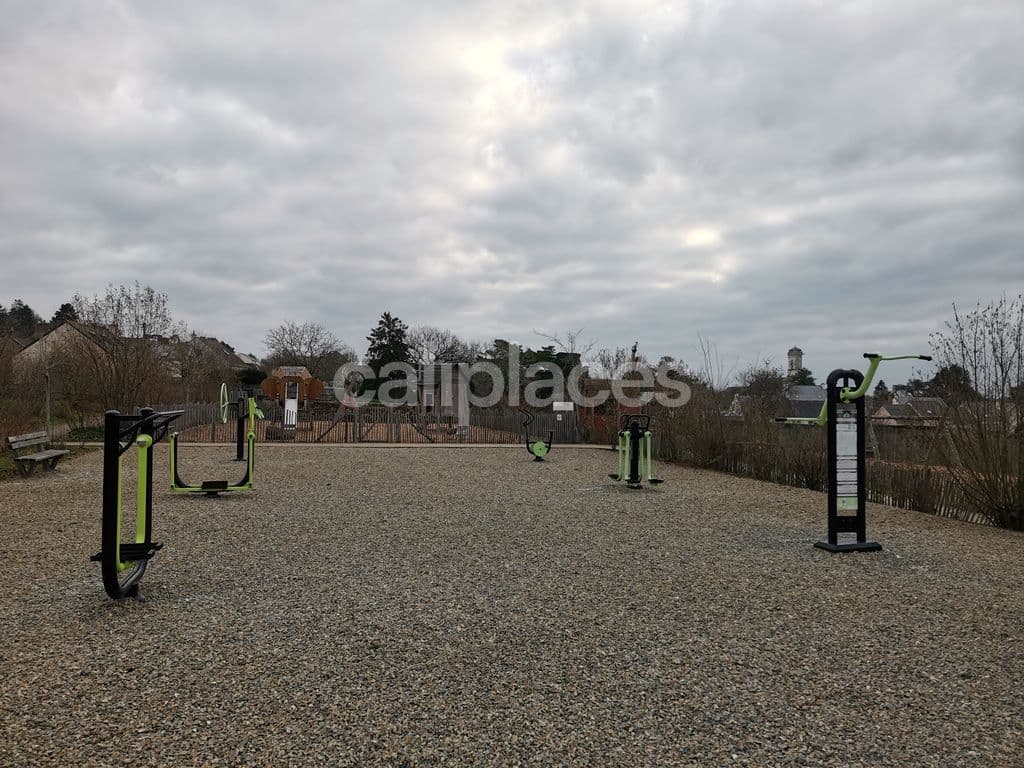 Photo 3 of Le Pré Petit Street Workout Park