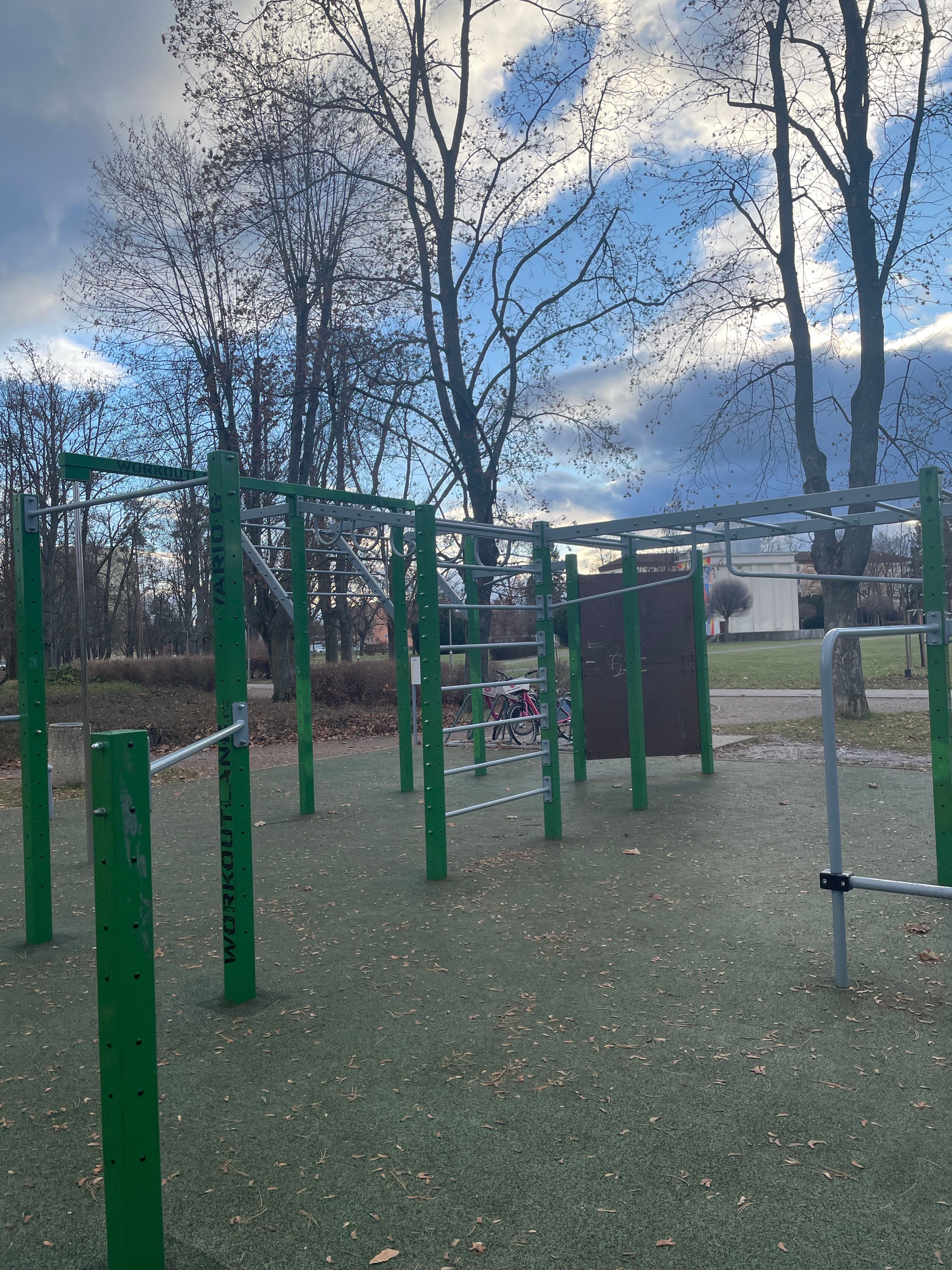 Prostějov - Street Workout Park - Kolářovy sady calisthenics park
