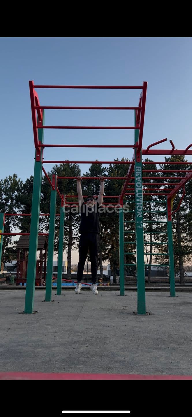 Street-workoutový park RVL13 - Klecany (V Boleslavce) calisthenics park